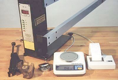 Système intégré d'enregistrement avec imprimante de bandes et balance.